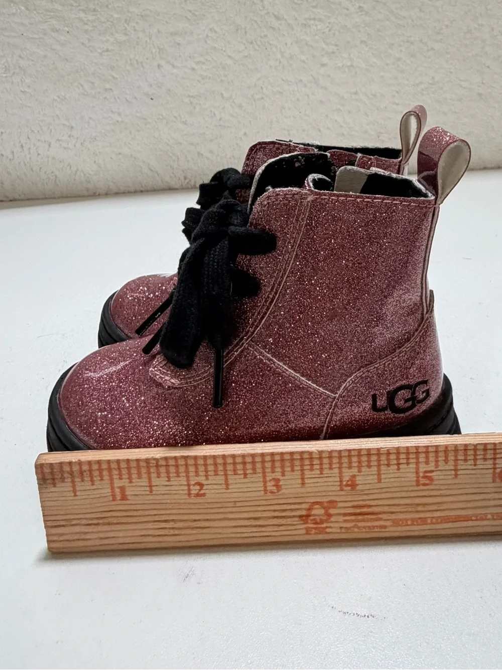 UGG Kids Ashton Lace Up Glitter Pink Combat Boots Size 7